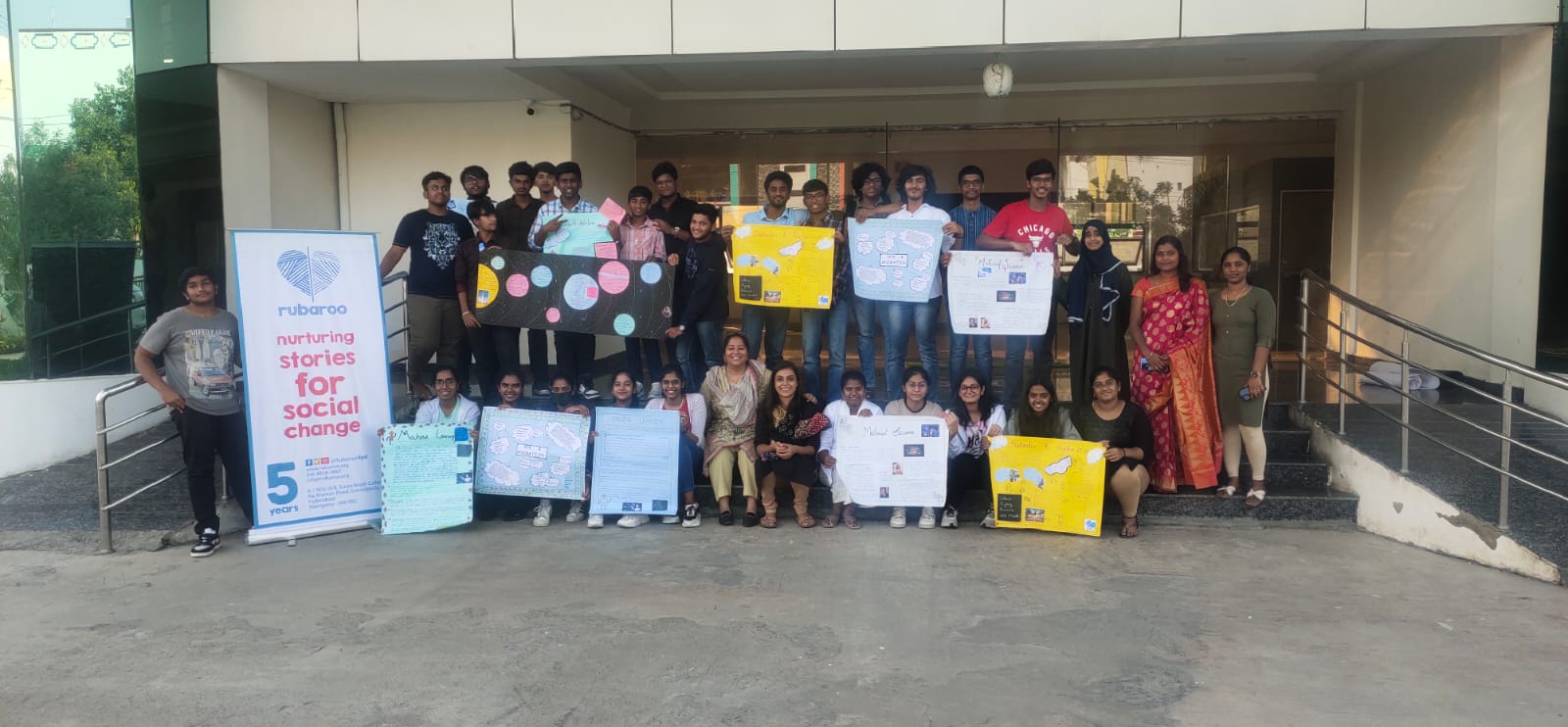 Student volunteers participating in NGO social responsibility program